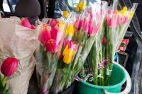 Цветы к празднику, согласно статистике, женщинам начали дарить уже с 6 марта. 