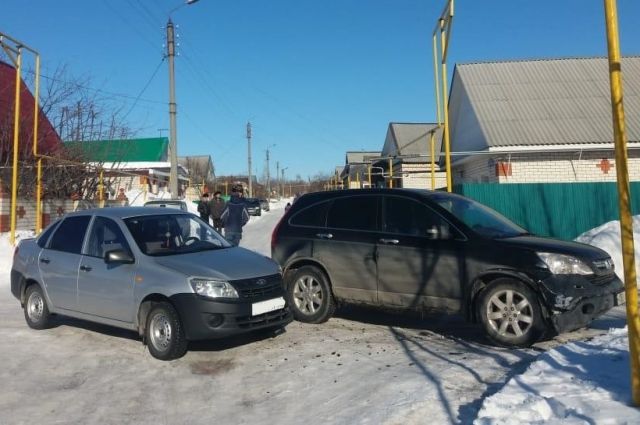 В Сызрани в столкновении с Honda пострадала пассажирка «Лады Гранты»