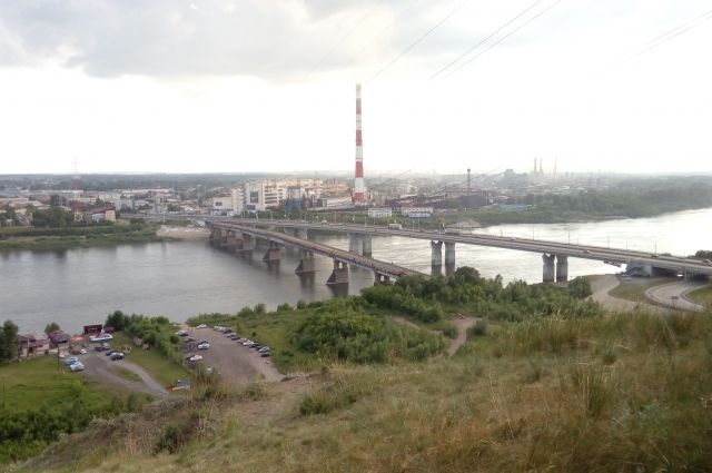 Сейчас через Кузнецкий мост проходит участок федеральной трассы Р-255 Сибирь, весь транзитный транспорт идет через центр города.