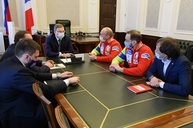 Омский губернатор встретился с руководителем проекта «Шёлковый путь»