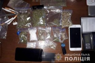В Киеве задержали злоумышленников, которые продавали наркотические вещества