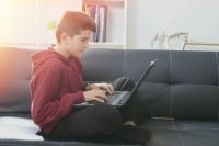 В МОН рассказали, как обезопасить детей в цифровом пространстве