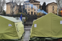 Лагерь протеста против Пашиняна на проспекте Баграмяна.