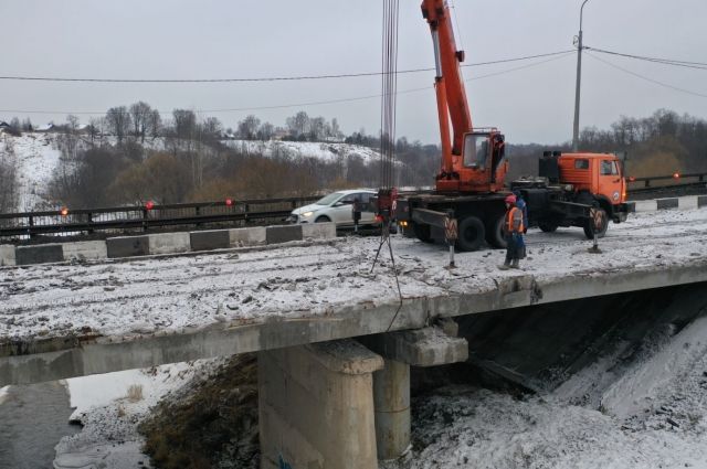 В Пошехонском районе с 2019 года не могут отремонтировать мост