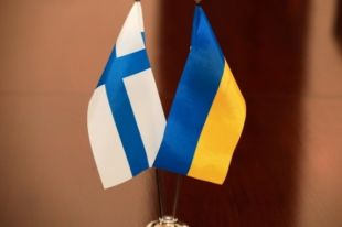 Украинское посольство в Финляндии приостанавливает консульский прием.