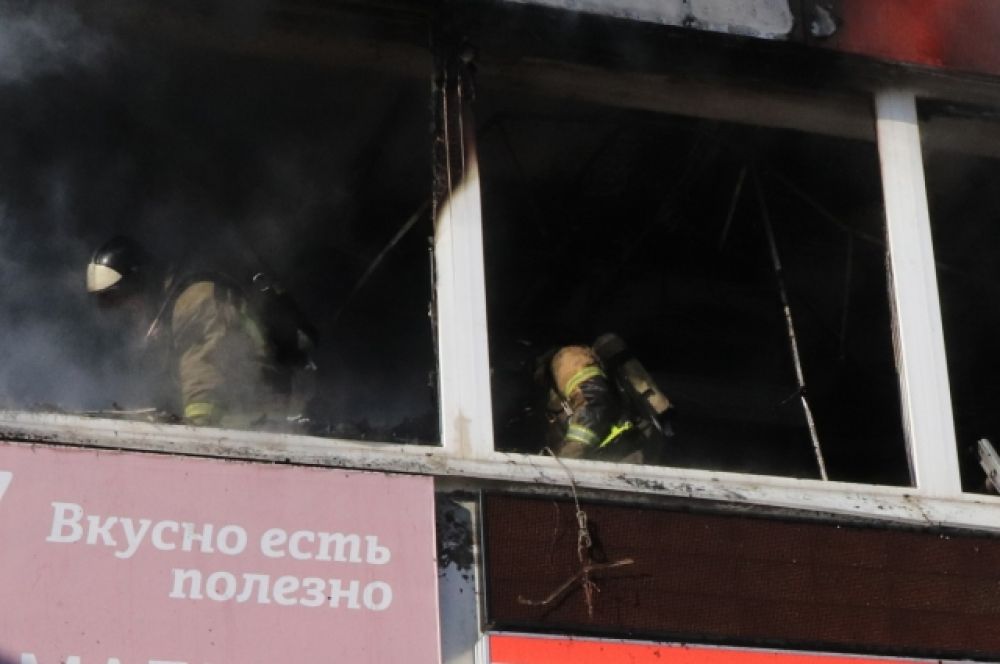 Пожар в торговом центре в Сыктывкаре.