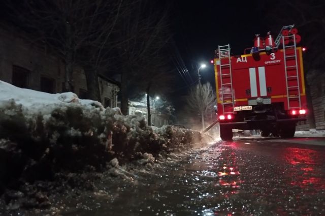 Прокуратура проверит обстоятельства пожара в усадьбе Евсея Городисского на улице Ленинской в Оренбурге.