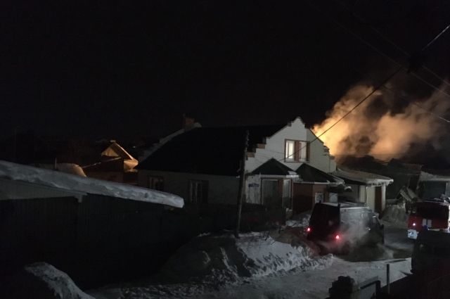 На севере Ульяновска сгорел частный дом, один человек госпитализирован