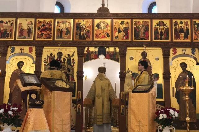 Митрополит Тихон освятил новый храм при Псковской горбольнице