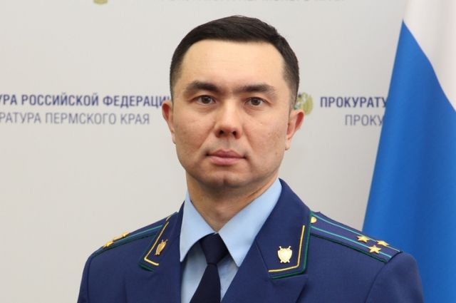 Максим Филиппов с 2013 года состоял в должности прокурора города Сыктывкара Республики Коми.