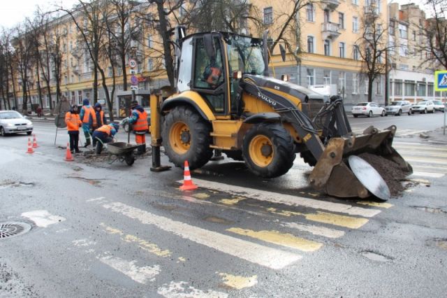 Начался ремонт Октябрьского проспекта в Пскове