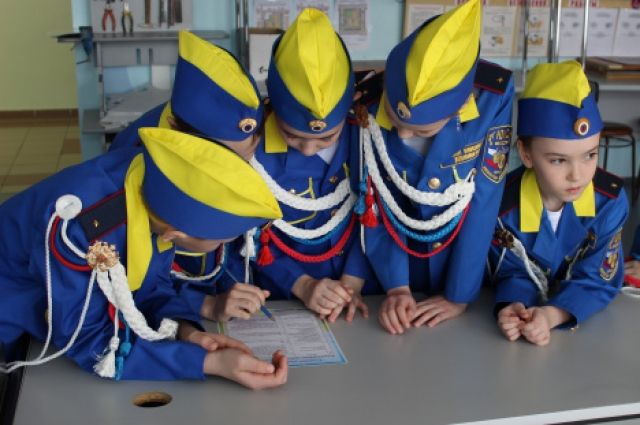 Команда гимназии №1 Ханты-Мансийска победила в конкурсе на знания ПДД