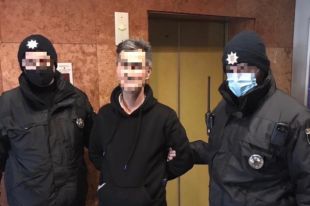 На глазах у детей: в Ужгороде тренер в отеле развращал девочку