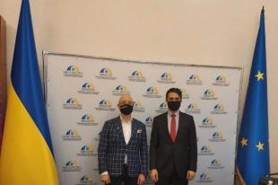 Украина и Турция обсудили проект по строительству жилья для крымских татар.