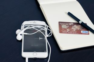 Выбирая финансовую услугу в Интернете, проверьте, с какой организацией вы имеете дело.