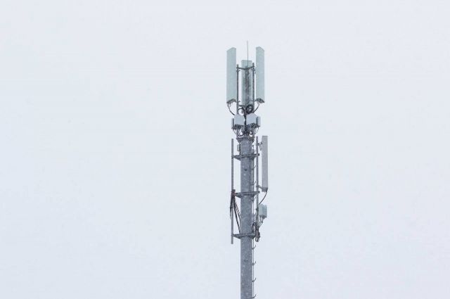 В Парке покорителей космоса установили вышку сотовой связи