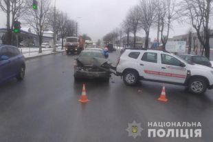 В Тернополе автомобиль с вакцинами от COVID-19 попал в ДТП