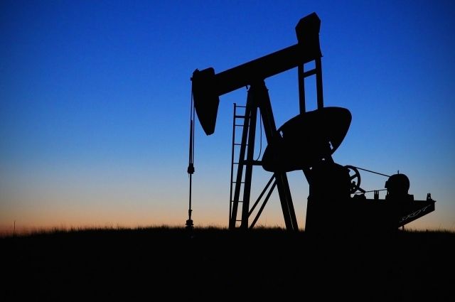 Стоимость барреля нефти Brent опустилась ниже 67 долларов