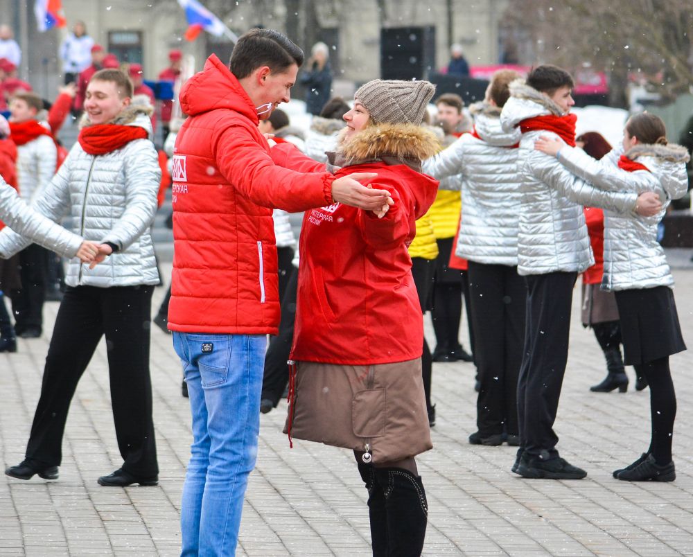 4 ноября тула мероприятия. Акция Севастопольский вальс 2021 Тула. Акция Севастопольский вальс. Тула мероприятия на площади. Тула Севастопольский вальс акция.