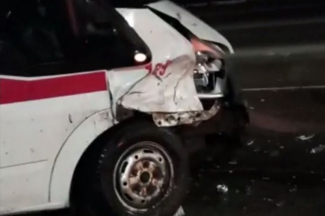 В очередном ДТП со «скорой помощью» в Хабаровске пострадал пассажир
