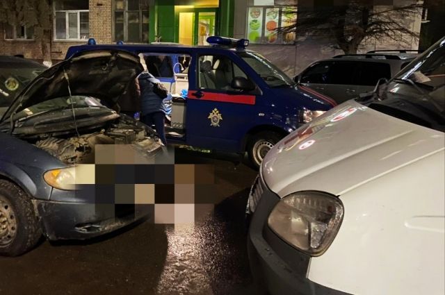 Тела трех человек обнаружены в припаркованном авто на ул. Болдина в Туле