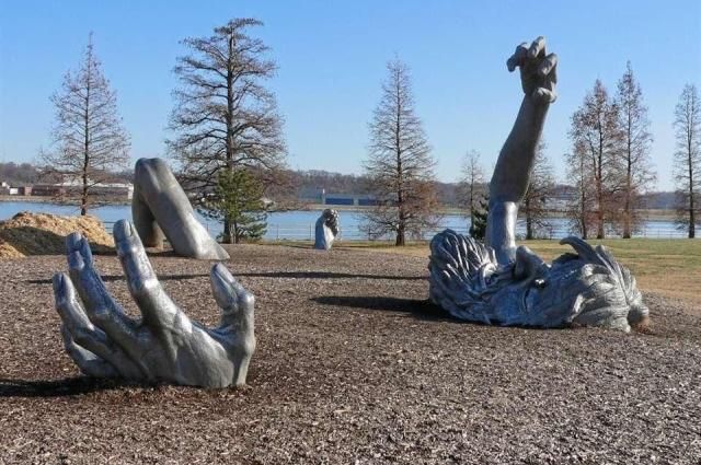 Руки, ноги и головы легендарных героев встретят туристов в Железноводске