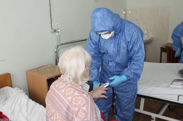 С апреля в Поморье отменят больничные для работающих пенсионеров по COVID19