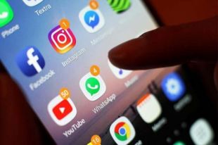 В роботе Instagram, Whatsapp и Facebook произошел массовый сбой.