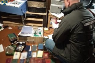 СБУ ликвидировала типографию, где изготавливали паспорта для нелегалов.