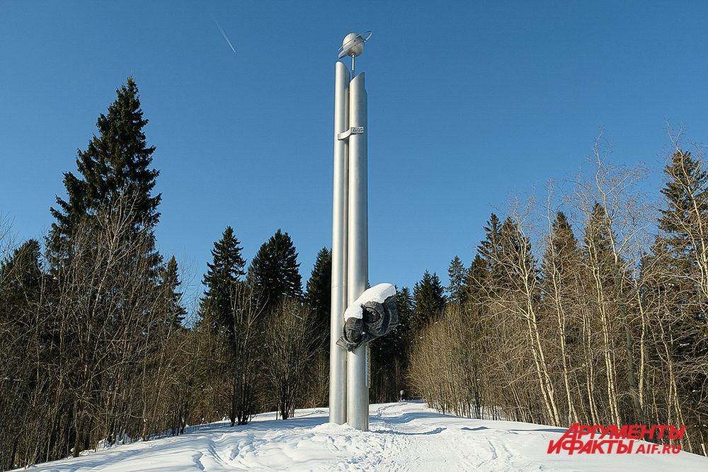 Памятный комплекс в честь космонавтов Беляева и Леонова в Усолье.