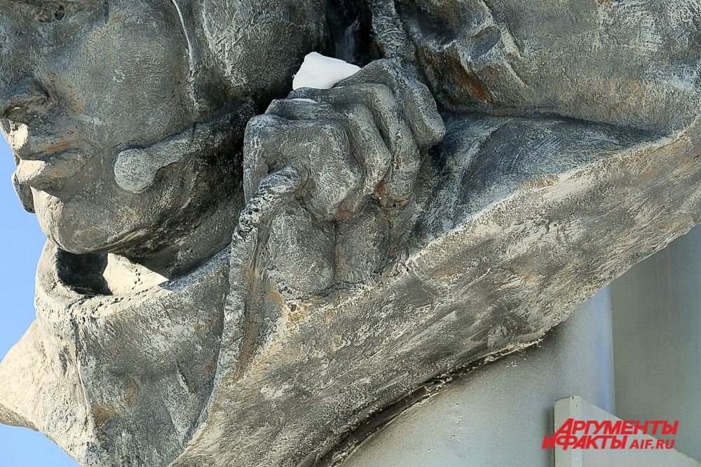 Памятный комплекс в честь космонавтов Беляева и Леонова в Усолье.