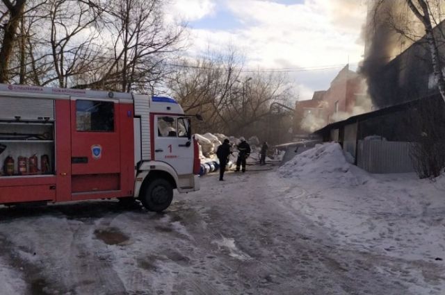 В Химках произошёл пожар на территории стекольного завода