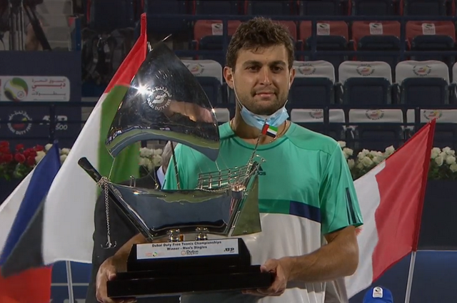 Теннисист Аслан Карацев из Осетии выиграл турнир в Дубае с призом $1,9 млн