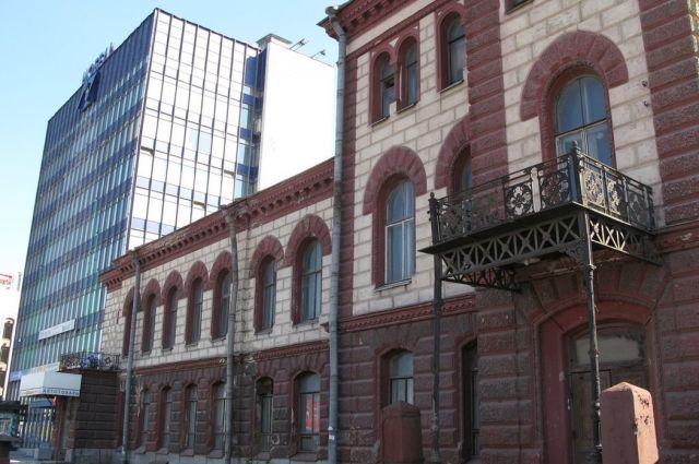 В Петербурге вандалы разгромили старинный особняк Нобеля