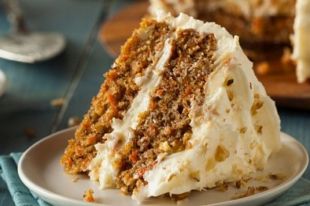 Нежный и вкусный: рецепт морковного торта с грецкими орехами и корицей