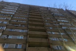 В Оренбурге из горящего 16-этажного дома эвакуировали 58 человек.