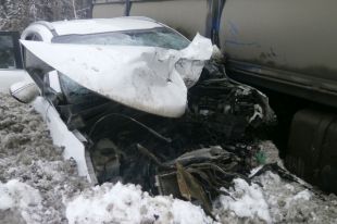 Столкнулись большегруз и автомобиль KIA.