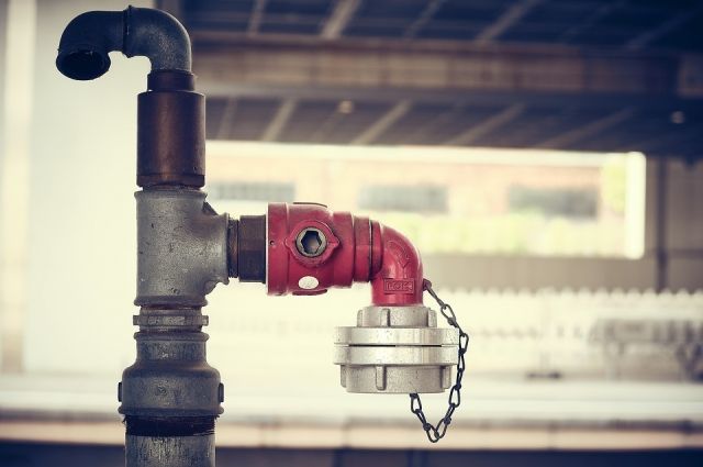 В Оренбуржье глава строительной фирмы похитил 2,3 млн при ремонте сельского водопровода.