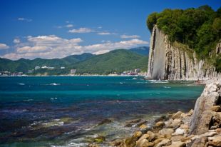 В начале марта в Черном море под Новороссийском зацвели красные водоросли.