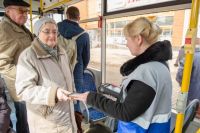 Транспортники сетуют: пассажиры часто прикладывают к терминалам в автобусах карты, на которых нет денег.