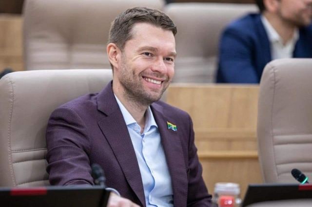 Депутат Вихарев отметил успешное развитие ледовых видов спорта на Урале