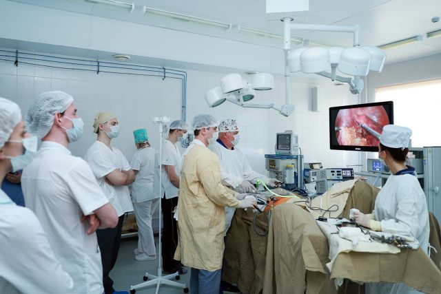 Псковские хирурги апробируют новое оборудования для лечения онкологии
