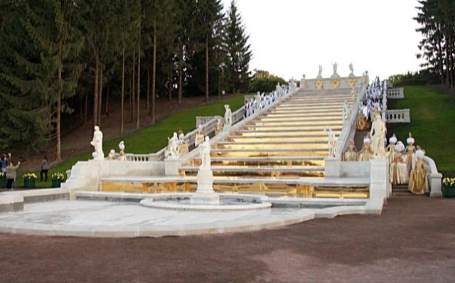 24 апреля в Петергофе будет открыт сезон фонтанов