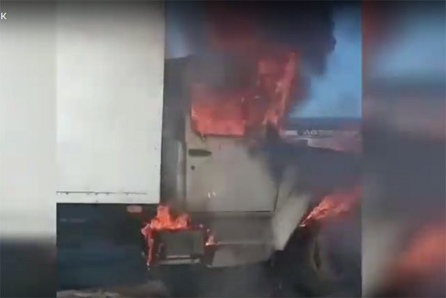 В Ульяновске возле АЗС загорелся грузовик