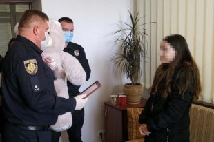 Во Львове 11-летней девочке удалось задержать грабителя