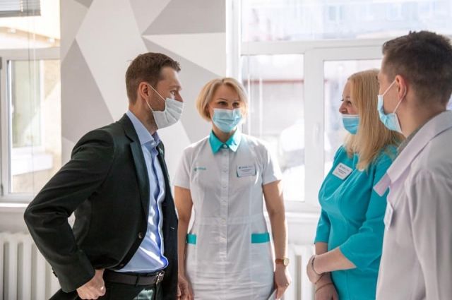 Алексей Вихарев помог пациентам онкологического диспансера