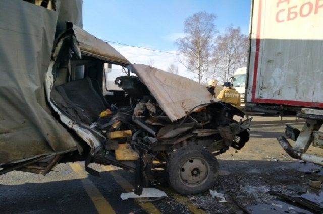 Два человека пострадали в ДТП с участием грузовика и фуры под Вязниками