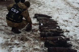В Луганской области правоохранители обнаружили два тайника с боеприпасами