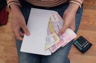 В Украине выросла реальная зарплата в феврале, - Госстат