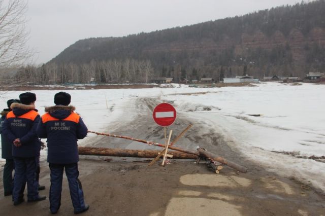 В Архангельской области начинают закрываться ледовые переправы